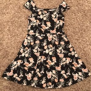 Floral dress size small!